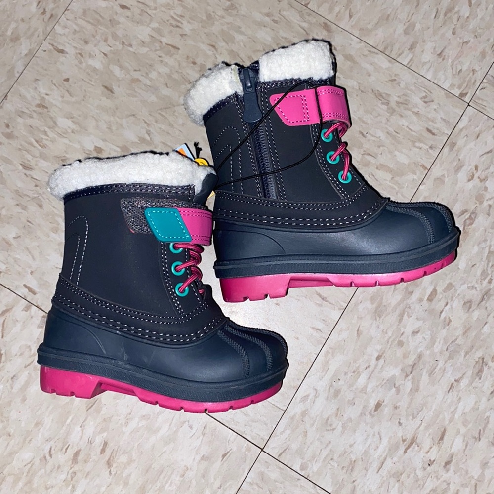 Winter boots for kid size: 6 brand: cat & jack condition: new never worn